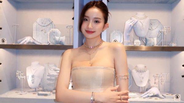 Huyền 2k4 khoe nhan sắc đỉnh cao khiến cộng đồng mạng phải "trầm trồ" 18