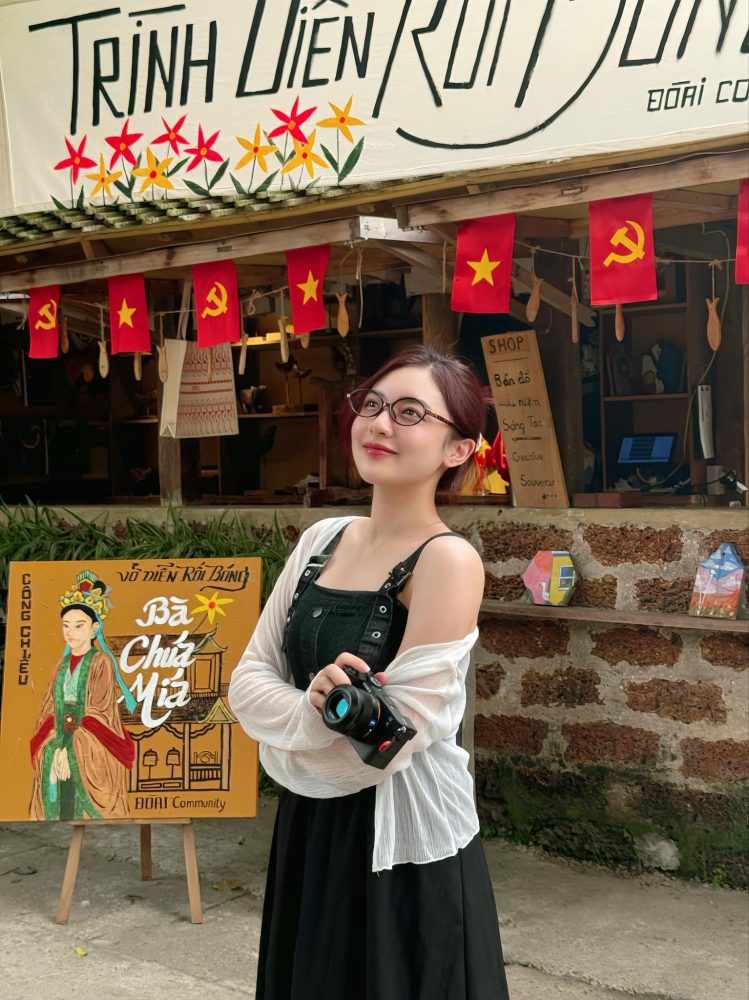 1r MC Phương Thảo xinh đẹp, đáng yêu nhận được "cơn mưa" lời khen từ cộng đồng game thủ 1r