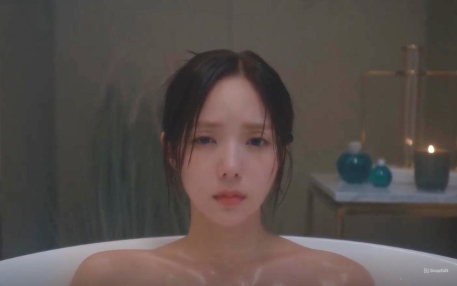 Cảnh trong phòng tắm của nữ chính When The Phone Rings làm netizen bấn loạn- Ảnh 1. Cảnh trong phòng tắm của nữ chính When The Phone Rings làm netizen bấn loạn- Ảnh 1.