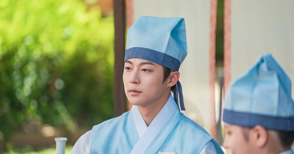 Hoàng tử đẹp nhất màn ảnh Hàn hiện tại: Yêu "mỹ nhân tài phiệt" đình đám, phim lãng mạn mới gây sốt dịp cuối năm 2024? 2 173423411456674114125 1734285818095 17342858187021511306413 0 0 340 650 crop 17342858622481144050006jpg