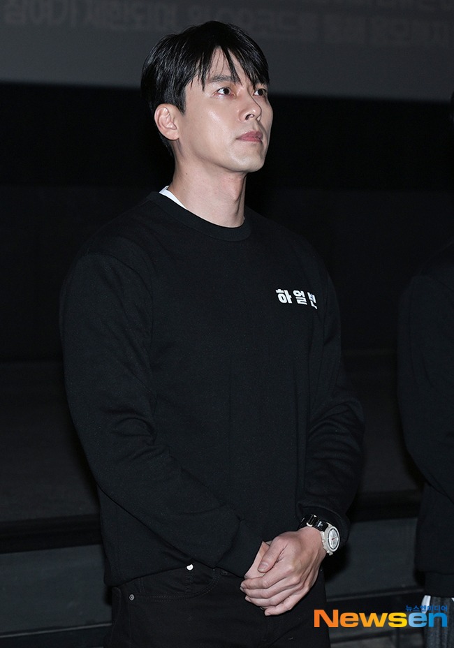 Làng giải trí Hàn Quốc đóng băng sau vụ thảm kịch máy bay, Hyun Bin và dàn idol buồn bã tưởng niệm- Ảnh 4. Làng giải trí Hàn Quốc đóng băng sau vụ thảm kịch máy bay, Hyun Bin và dàn idol buồn bã tưởng niệm- Ảnh 4.