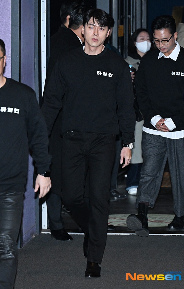 Làng giải trí Hàn Quốc đóng băng sau vụ thảm kịch máy bay, Hyun Bin và dàn idol buồn bã tưởng niệm- Ảnh 3. Làng giải trí Hàn Quốc đóng băng sau vụ thảm kịch máy bay, Hyun Bin và dàn idol buồn bã tưởng niệm- Ảnh 3.