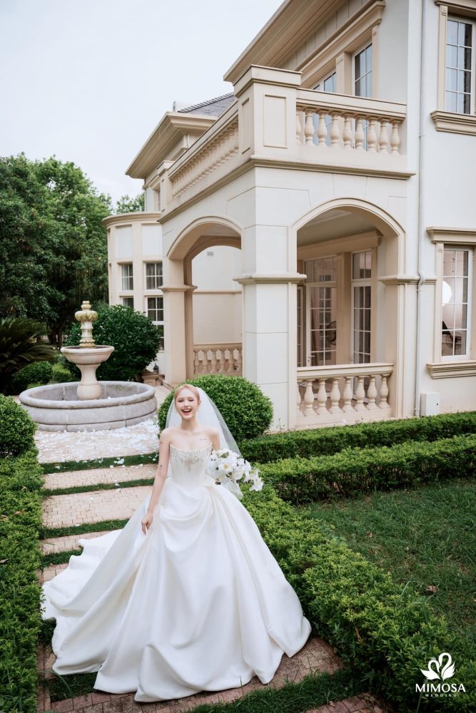 Xoài Non đăng ảnh cực xinh xắn, duyên dáng trong bộ váy cưới lộng lẫy 2f 2