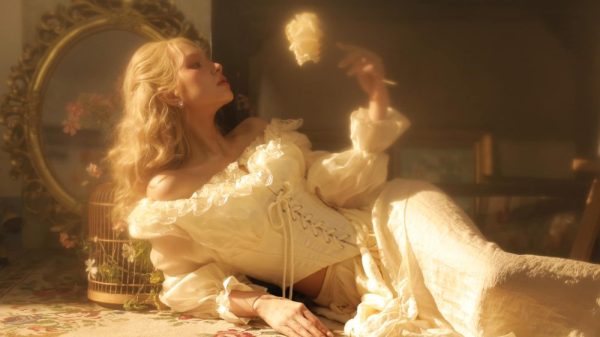 Xoài Non đăng ảnh cực xinh xắn, duyên dáng trong bộ váy trắng lộng lẫy 27 Xoài Non đăng ảnh cực xinh xắn, duyên dáng trong bộ váy trắng lộng lẫy 2fjpg