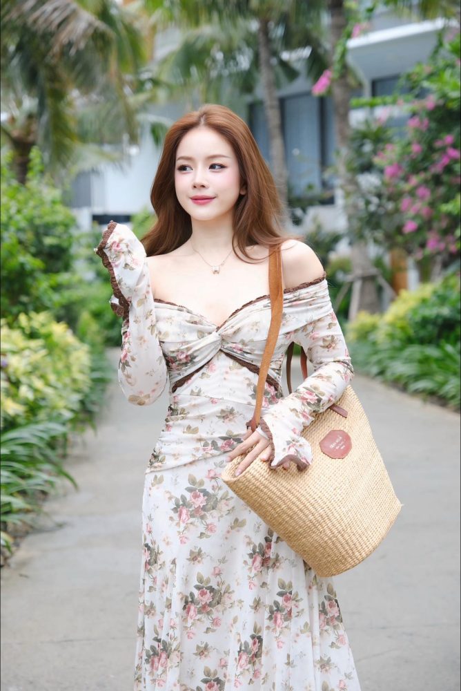 32-1 DJ Mie hóa thân thành nàng công chúa với vẻ xinh đẹp như xé truyện bước ra 32 1