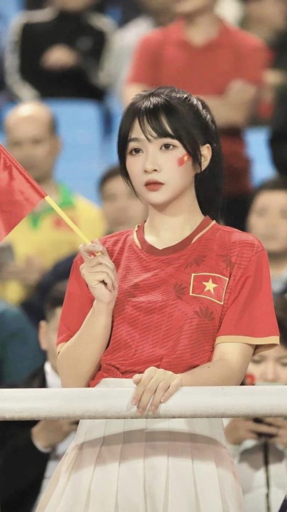 Fan girl đặc biệt check-in cùng thần đồng Esports Việt là ai?- Ảnh 4. Fan girl đặc biệt check-in cùng thần đồng Esports Việt là ai?- Ảnh 4.