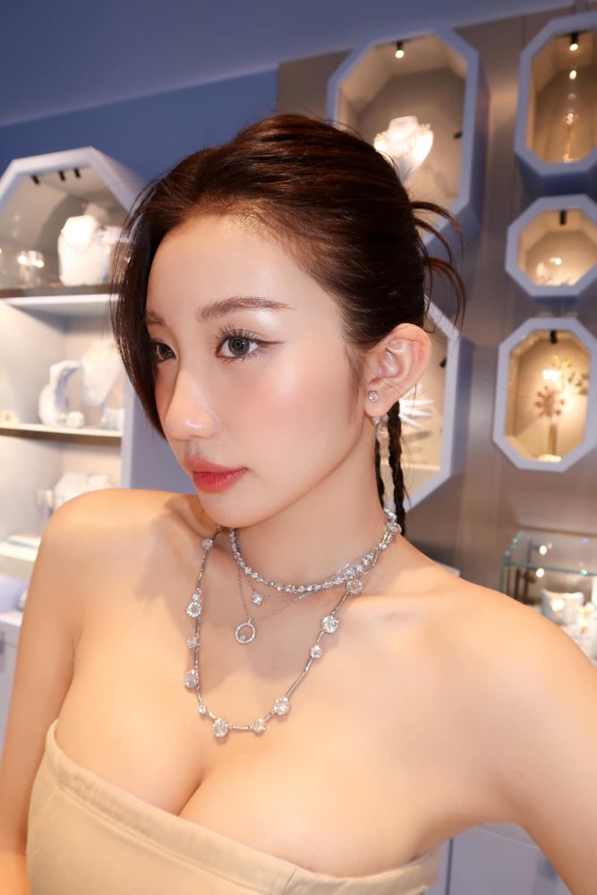 Huyền 2k4 khoe nhan sắc đỉnh cao khiến cộng đồng mạng phải "trầm trồ" 36