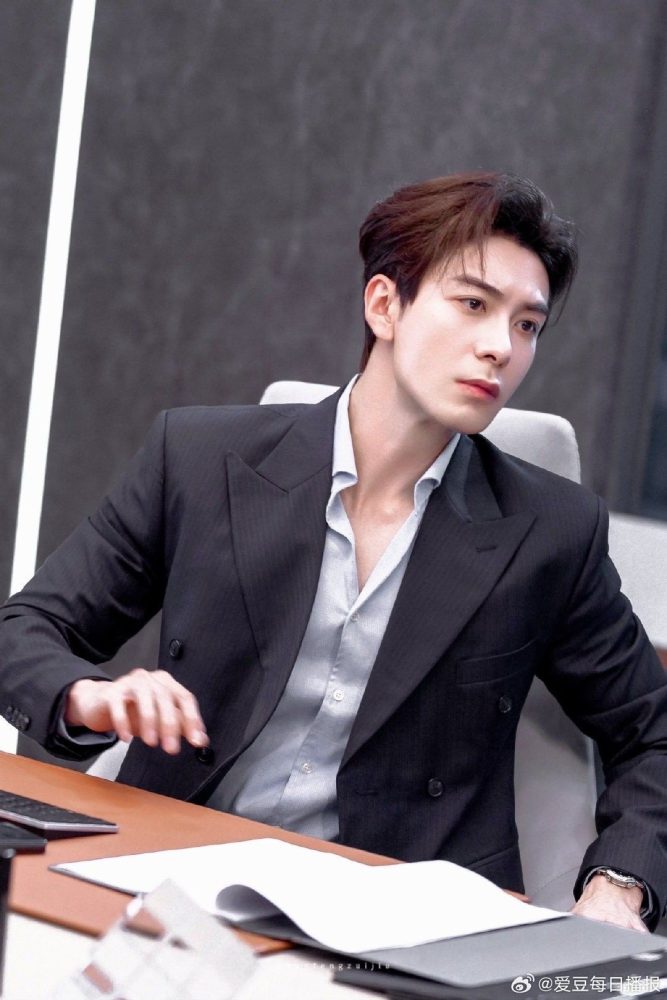 4 cặp đôi đẹp nhất trong phim hiện đại Hoa ngữ 2024: Mỹ nam sinh ra để đóng tổng tài, nhan sắc lẫn phong thái đều đỉnh- Ảnh 3. 4 cặp đôi đẹp nhất trong phim hiện đại Hoa ngữ 2024: Mỹ nam sinh ra để đóng tổng tài, nhan sắc lẫn phong thái đều đỉnh- Ảnh 3.