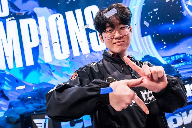 T1 thiệt hại khủng vì không giữ chân được Zeus- Ảnh 3. T1 thiệt hại khủng vì không giữ chân được Zeus- Ảnh 3.