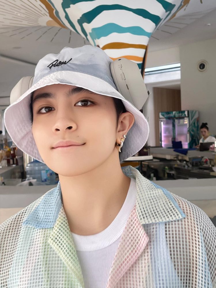 SỐC: Xoài Non và Gil Lê ôm hôn tình tứ trên sân pickleball!- Ảnh 9. SỐC: Xoài Non và Gil Lê ôm hôn tình tứ trên sân pickleball!- Ảnh 9.