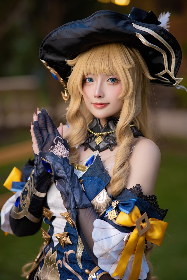 Thoát vai cosplayer gợi cảm, cô gái xinh đẹp bừng sáng với diện mạo Thoát vai cosplayer gợi cảm, cô gái xinh đẹp bừng sáng với diện mạo