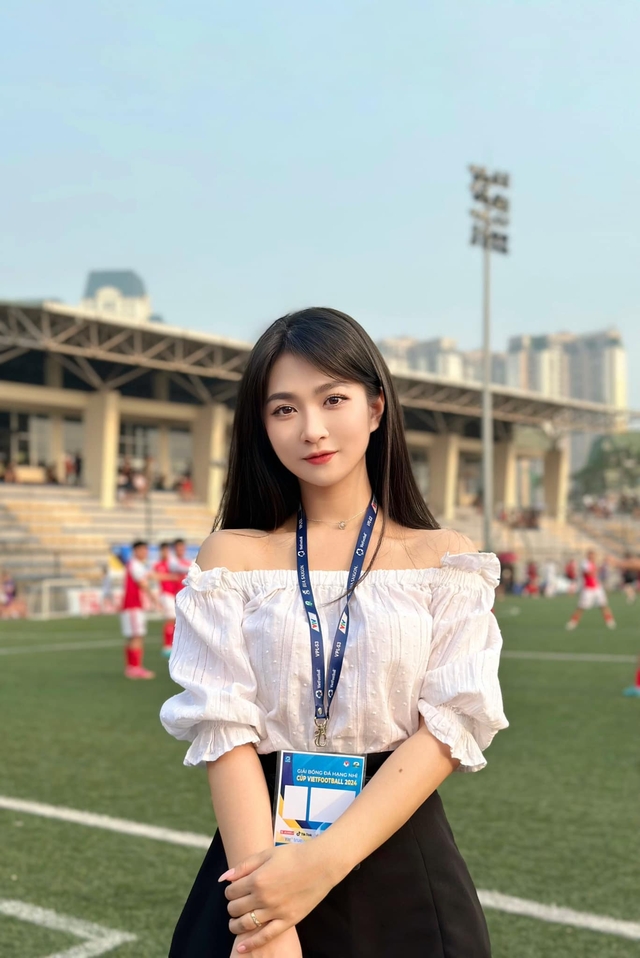 Fan girl đặc biệt check-in cùng thần đồng Esports Việt là ai?- Ảnh 10. Fan girl đặc biệt check-in cùng thần đồng Esports Việt là ai?- Ảnh 10.