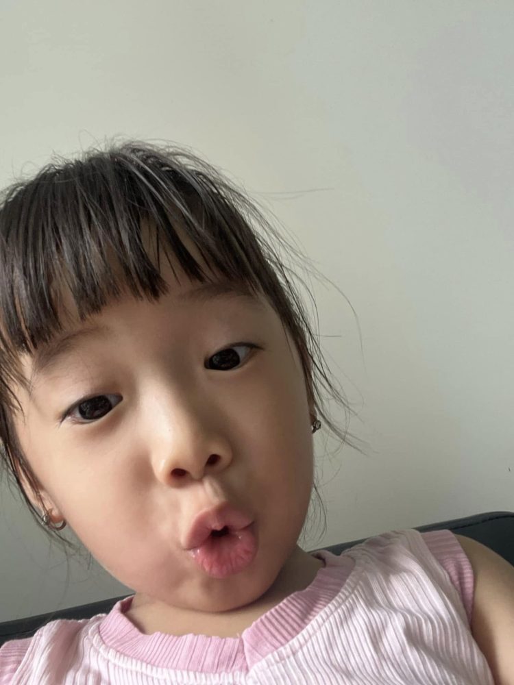 Bà xã sao Việt sốt ruột trước hành động của con gái, sững người khi bị hỏi 1 câu- Ảnh 4. Bà xã sao Việt sốt ruột trước hành động của con gái, sững người khi bị hỏi 1 câu- Ảnh 4.