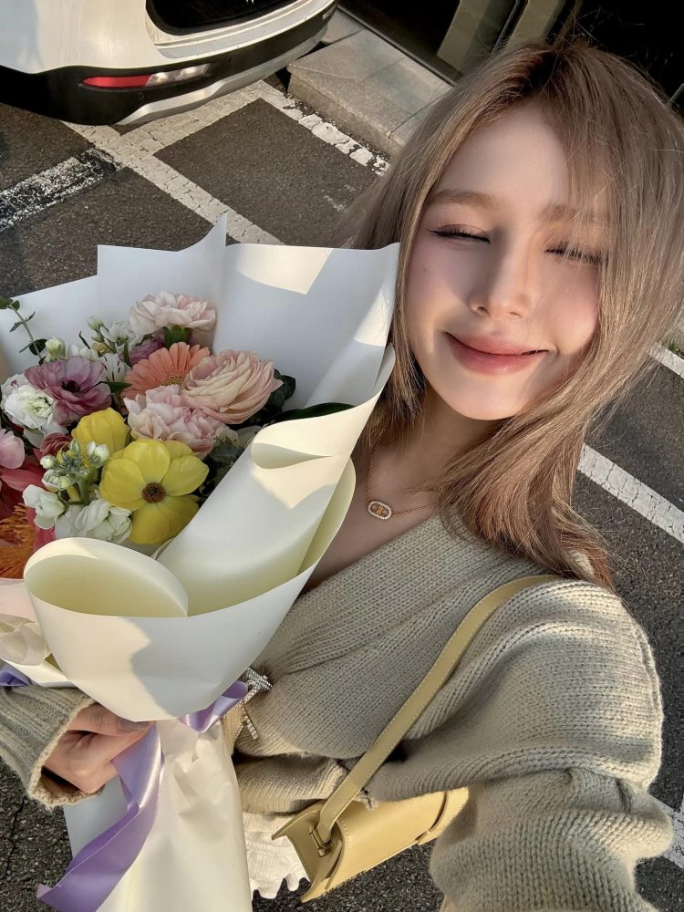 SỐC: Xoài Non và Gil Lê ôm hôn tình tứ trên sân pickleball!- Ảnh 10. SỐC: Xoài Non và Gil Lê ôm hôn tình tứ trên sân pickleball!- Ảnh 10.