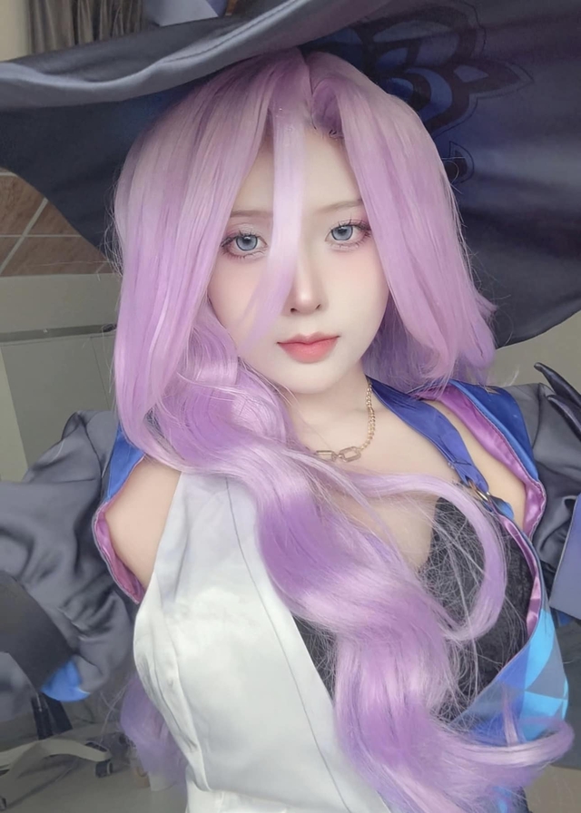 Thoát vai cosplayer gợi cảm, cô gái xinh đẹp bừng sáng với diện mạo Thoát vai cosplayer gợi cảm, cô gái xinh đẹp bừng sáng với diện mạo