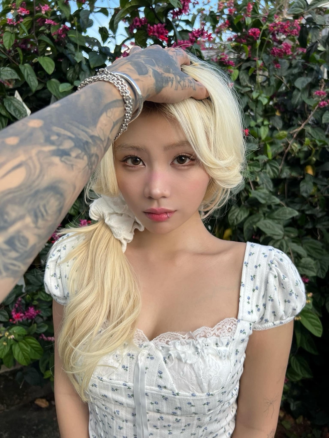 Nữ streamer sở hữu Nữ streamer sở hữu