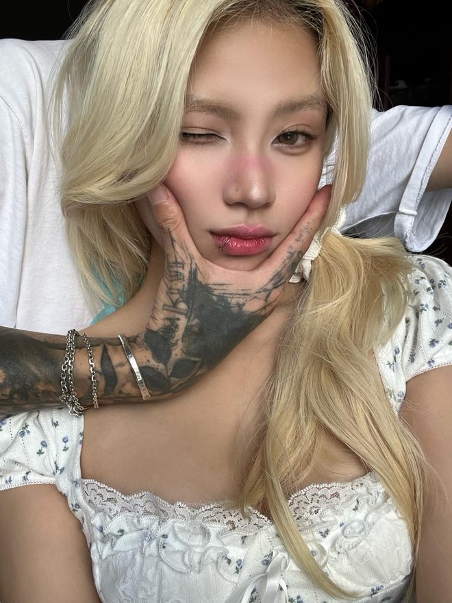 Nữ streamer sở hữu Nữ streamer sở hữu