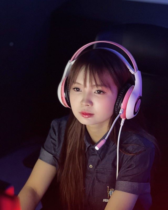 Không drama, không diện đồ hở, nữ TikToker vẫn thu về hơn 9 triệu người theo dõi- Ảnh 2. Không drama, không diện đồ hở, nữ TikToker vẫn thu về hơn 9 triệu người theo dõi- Ảnh 2.