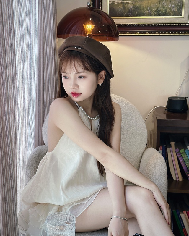 Không drama, không diện đồ hở, nữ TikToker vẫn thu về hơn 9 triệu người theo dõi- Ảnh 4. Không drama, không diện đồ hở, nữ TikToker vẫn thu về hơn 9 triệu người theo dõi- Ảnh 4.