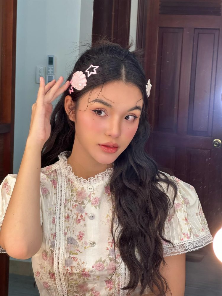 Diện mạo tiểu thư của sao nữ mang dòng dõi hoàng tộc, 20 tuổi đã có con- Ảnh 4. Diện mạo tiểu thư của sao nữ mang dòng dõi hoàng tộc, 20 tuổi đã có con- Ảnh 4.