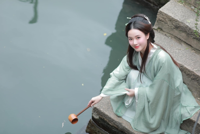 Midu bỗng hóa tiên tỷ, khiến fan nam sững sờ- Ảnh 6. Midu bỗng hóa tiên tỷ, khiến fan nam sững sờ- Ảnh 6.