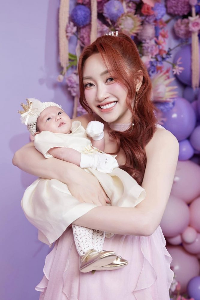 Những sao Việt đón