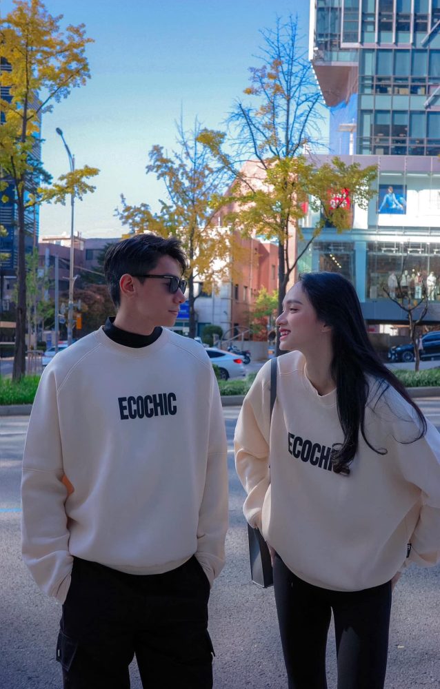 Hoa hậu Vbiz công khai ảnh hẹn hò bạn trai hot boy kém tuổi, netizen Hoa hậu Vbiz công khai ảnh hẹn hò bạn trai hot boy kém tuổi, netizen