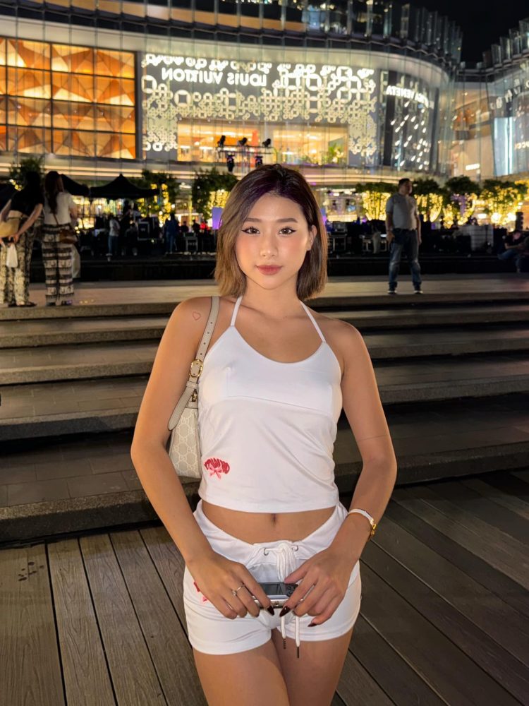 Louis Phạm livestream trở lại sau ồn ào Louis Phạm livestream trở lại sau ồn ào