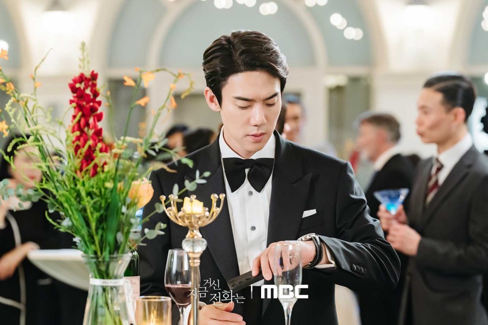 Phim mới chiếu đã chiếm top 1 Việt Nam, nam chính là tổng tài bá đạo khiến chị em thi nhau nhận chồng- Ảnh 4. Phim mới chiếu đã chiếm top 1 Việt Nam, nam chính là tổng tài bá đạo khiến chị em thi nhau nhận chồng- Ảnh 4.