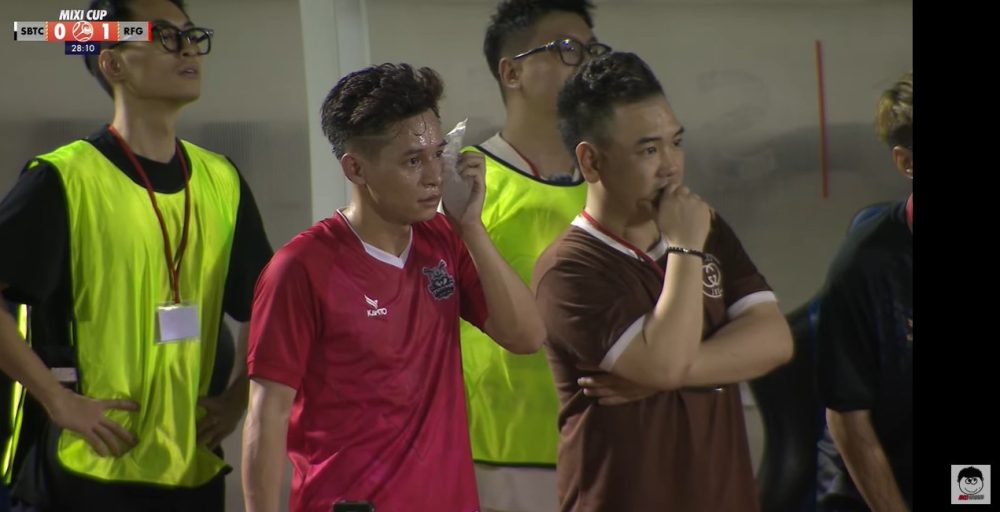 Giải bóng đá của Độ Mixi hút view khủng, số người xem trực tiếp gấp 8 lần sức chứa sân Mỹ Đình- Ảnh 3. Giải bóng đá của Độ Mixi hút view khủng, số người xem trực tiếp gấp 8 lần sức chứa sân Mỹ Đình- Ảnh 3.