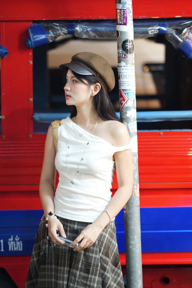 Zoom cận nhan sắc hot girl 10X, vừa gây