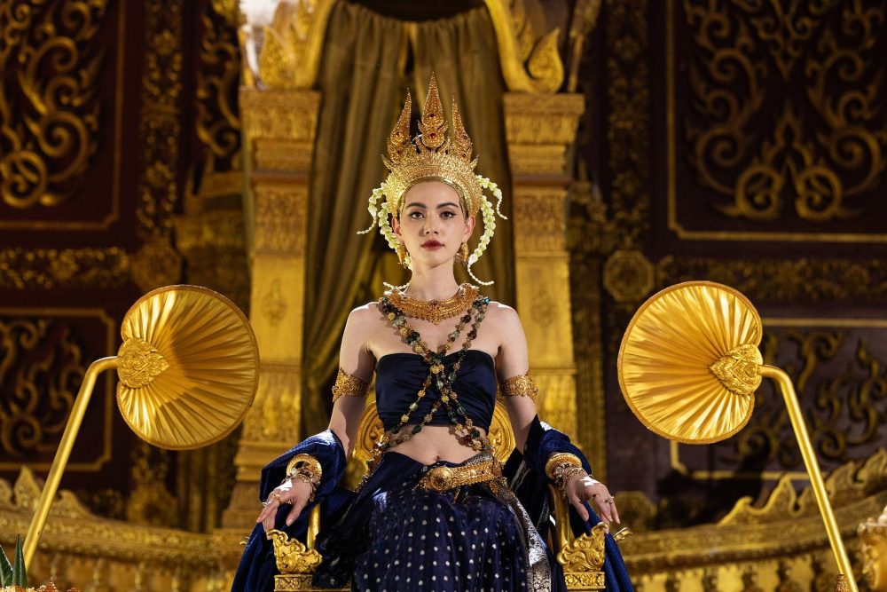 Kết phim Nữ Hoàng Ayodhaya: Dân mạng chê quốc bảo nhan sắc tan nát, chỉ 1 chi tiết làm sụp đổ hình tượng- Ảnh 5. Kết phim Nữ Hoàng Ayodhaya: Dân mạng chê quốc bảo nhan sắc tan nát, chỉ 1 chi tiết làm sụp đổ hình tượng- Ảnh 5.