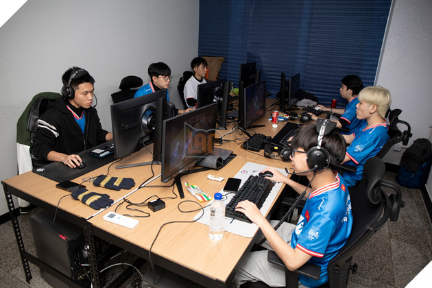 KeSPA Cup 2024: Nhung Hinh Anh Tap Luyen Dau tien Cua All Stars Viet Nam KeSPA Cup 2024: Những Hình Ảnh Tập Luyện Đầu tiên Của All Stars Việt Nam