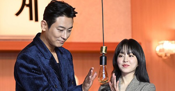 Cặp đôi lệch nhau 30cm đẹp hơn cả truyện tranh, nhà gái là nữ thần hack tuổi đóng phim nào cũng hot 46889863611165212331686926815523284946490924n 17333941552301020773473 1733397054251 1733397054428877050637 39 0 379 650 crop 1733397172025231552431jpg