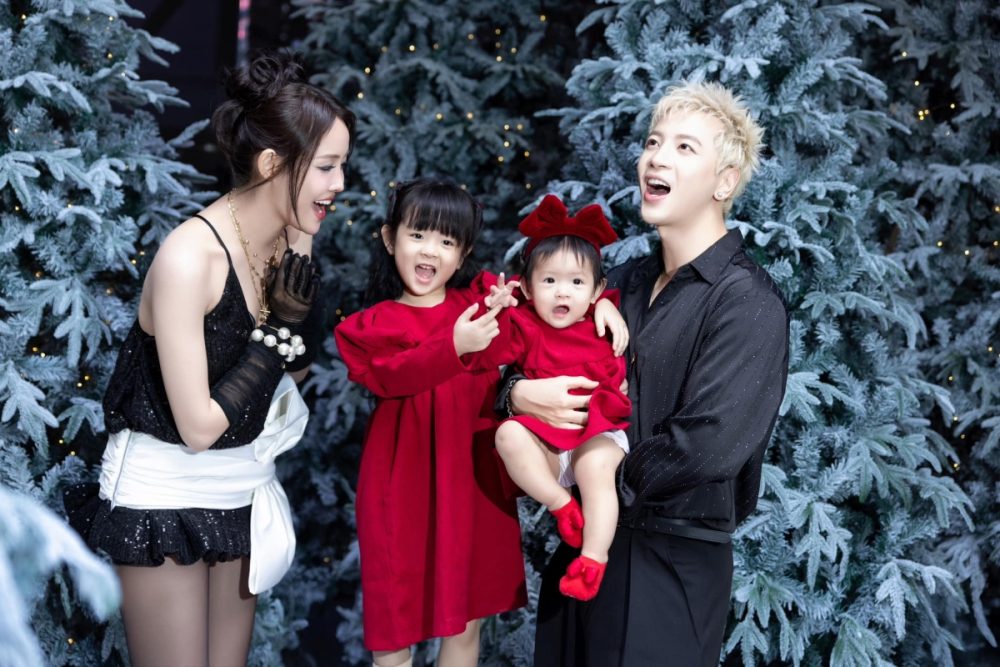 Những sao Việt đón