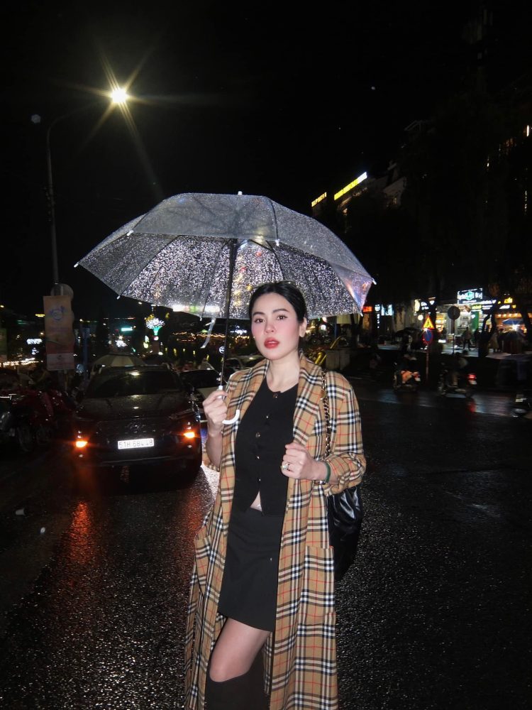 Hoa hậu Vbiz vướng tin mang thai con thứ 4 sau 4 tháng đính hôn sao nam đình đám- Ảnh 5. Hoa hậu Vbiz vướng tin mang thai con thứ 4 sau 4 tháng đính hôn sao nam đình đám- Ảnh 5.