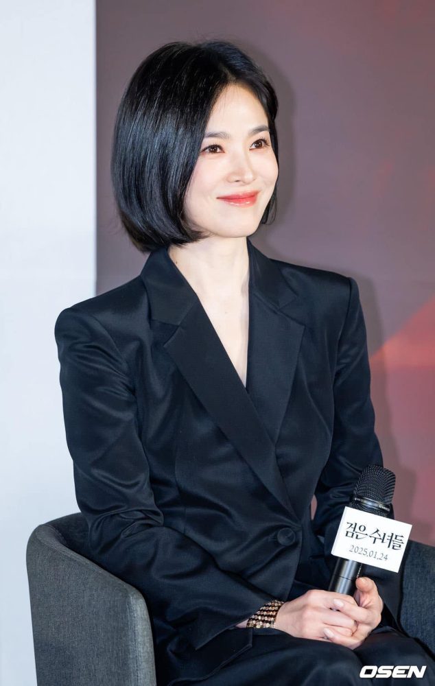 Song Hye Kyo đẹp bùng nổ MXH, chia sẻ về