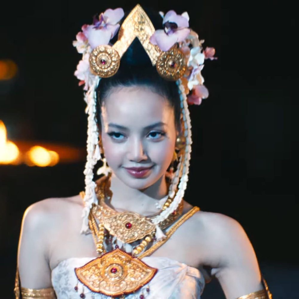 Lisa (BLACKPINK) bị miệt thị ngoại hình- Ảnh 1. Lisa (BLACKPINK) bị miệt thị ngoại hình- Ảnh 1.