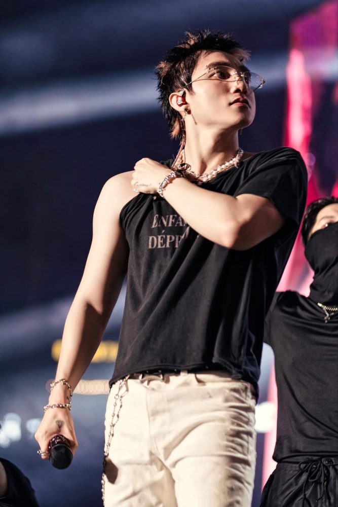 1 đồng nghiệp Vbiz rao thông tin Sơn Tùng bị liệt dây thần kinh số 7- Ảnh 3. 1 đồng nghiệp Vbiz rao thông tin Sơn Tùng bị liệt dây thần kinh số 7- Ảnh 3.