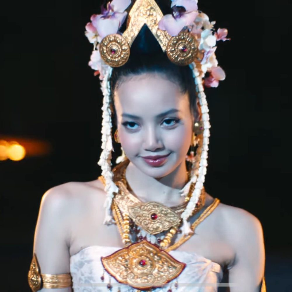 Lisa (BLACKPINK) bị miệt thị ngoại hình- Ảnh 2. Lisa (BLACKPINK) bị miệt thị ngoại hình- Ảnh 2.