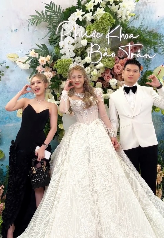 Streamer Rambo chính thức lên xe hoa cùng hot girl Sài thành, khách mời quy tụ toàn những cái tên triệu views- Ảnh 6. Streamer Rambo chính thức lên xe hoa cùng hot girl Sài thành, khách mời quy tụ toàn những cái tên triệu views- Ảnh 6.