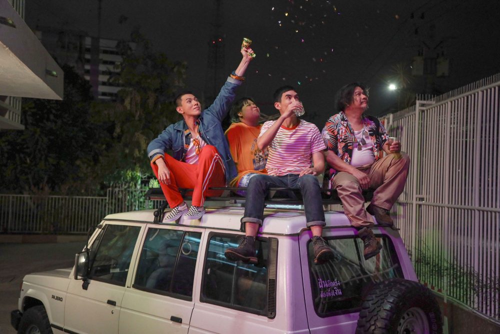 Phim mới chiếu đã gây sốt MXH Việt vì hài dã man, nam chính là