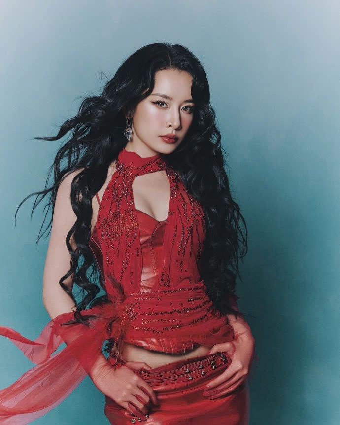 Chi Pu hát APT. (Rosé), khoe tiếng Việt nhưng vẫn có 1 điều khiến khán giả chưa thoả mãn ở nhạc hội năm mới tại Trung Quốc- Ảnh 6. Chi Pu hát APT. (Rosé), khoe tiếng Việt nhưng vẫn có 1 điều khiến khán giả chưa thoả mãn ở nhạc hội năm mới tại Trung Quốc- Ảnh 6.