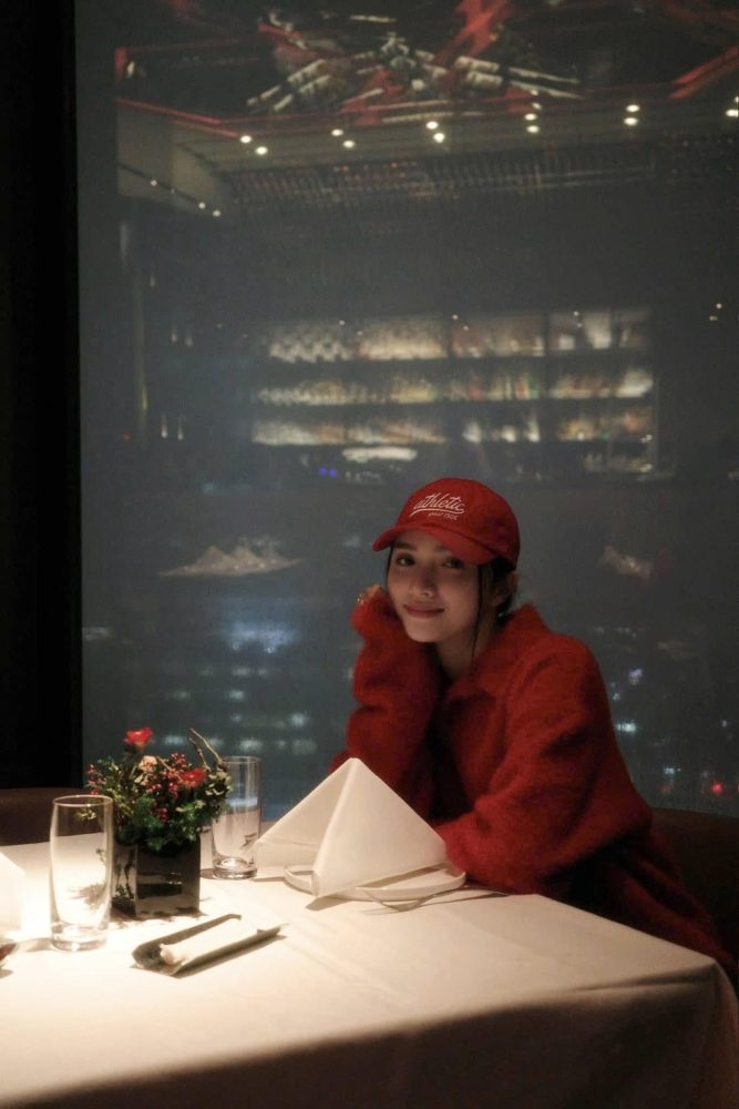 Hoa hậu Vbiz công khai ảnh hẹn hò bạn trai hot boy kém tuổi, netizen Hoa hậu Vbiz công khai ảnh hẹn hò bạn trai hot boy kém tuổi, netizen