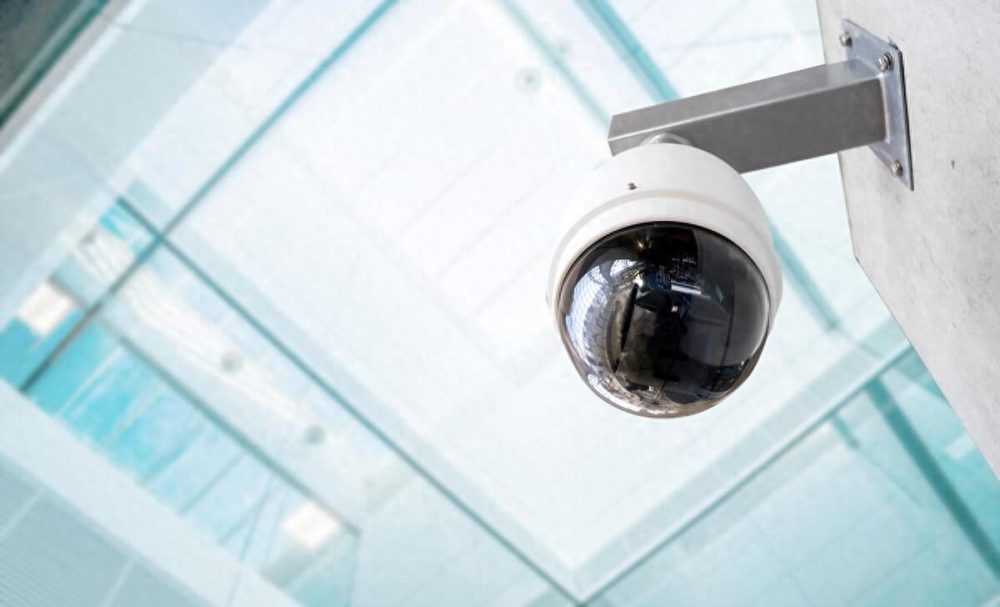 Dùng ô trong văn phòng để né camera, nữ nhân viên bị đuổi việc liền đòi bồi thường 1 tỷ đồng, tòa án phán quyết: Công ty làm vậy là đúng!- Ảnh 1. Dùng ô trong văn phòng để né camera, nữ nhân viên bị đuổi việc liền đòi bồi thường 1 tỷ đồng, tòa án phán quyết: Công ty làm vậy là đúng!- Ảnh 1.