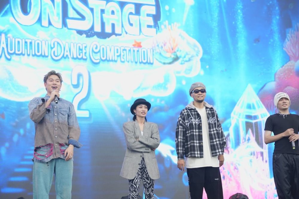 ad_4nxdz2e9bpnypp4ruzhncqfxgaksrkvubqxpi62o4tjdbdan2u52tf0bgih5ytqezck_yiv16f22i705ydp3pqfceaojczc9mxt5cbboswikhqsqmgonanscdvrbm-nbbchgutaeycg15jeukqdidgtlkw-7w Không ngại mưa rơi, hơn 10.000 khán giả cùng tới tham dự sự kiện AU FES tại Hà Nội ad 4nxdz2e9bpnypp4ruzhncqfxgaksrkvubqxpi62o4tjdbdan2u52tf0bgih5ytqezck yiv16f22i705ydp3pqfceaojczc9mxt5cbboswikhqsqmgonanscdvrbm nbbchgutaeycg15jeukqdidgtlkw 7w