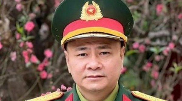 Bổ nhiệm NSND Tự Long giữ chức Giám đốc Nhà hát Chèo Quân đội adt1735565852 tu long 7793 13 0 1213 1920 crop 80 anh cat 3 2 auto cropjpg