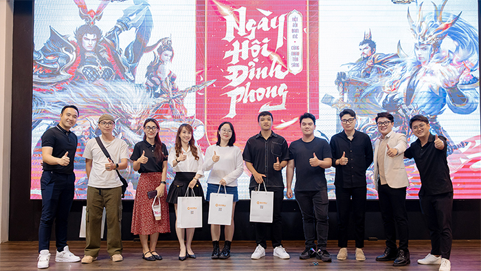 Ngày Hội Đỉnh Phong: Kết Nối Đam Mê - Cùng Nhau Tỏa Sáng, dấu ấn 5 năm của Đỉnh Phong Tam Quốc 7 Ngày Hội Đỉnh Phong: Kết Nối Đam Mê - Cùng Nhau Tỏa Sáng, dấu ấn 5 năm của Đỉnh Phong Tam Quốc 7