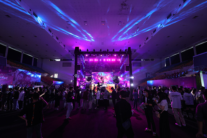 Hơn 7000 người cùng đắm chìm trong thế giới Into The Arcane của Riot Games và VNGGames tổ chức 4