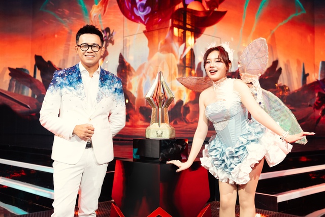 Chung kết sôi động của AIC 2024: MC Phương Thảo Chung kết sôi động của AIC 2024: MC Phương Thảo